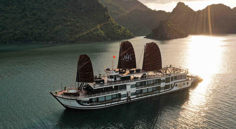 Orchid Classic Cruise 3 Days 2 Nights – Luxury Ha Long Bay & Lan Ha Bay Journey