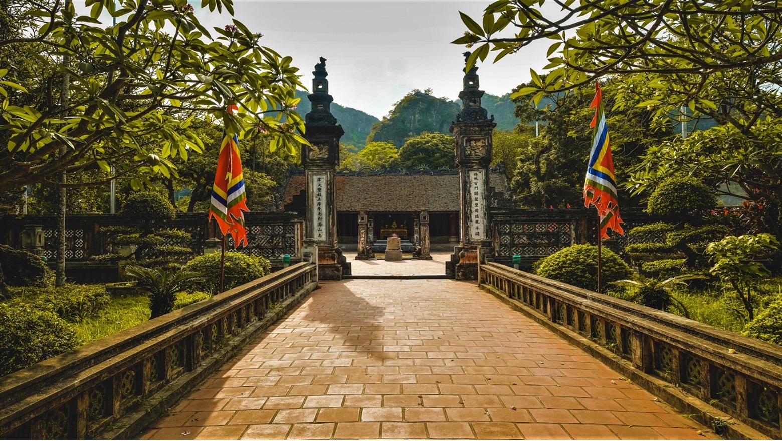 Ninh Binh – Mua Cave – Trang An – Bich Dong