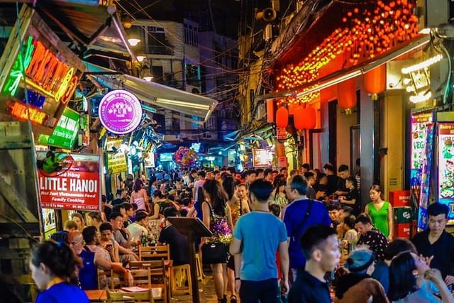 Hanoi By Night Food Tour – Vespa Street Food & Nightlife Experience